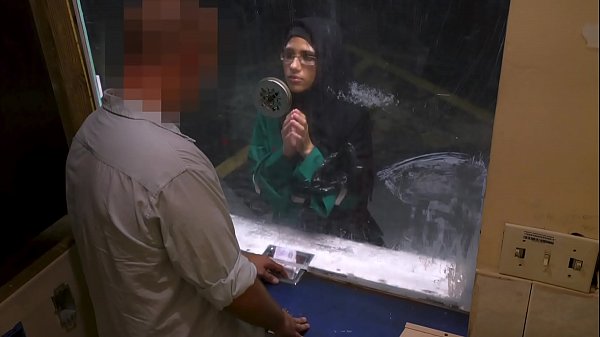 Arabs Terbongkar – Pengungsi Muslim Cantik Minta Bantuan, Malah Dapat Kontol Panas