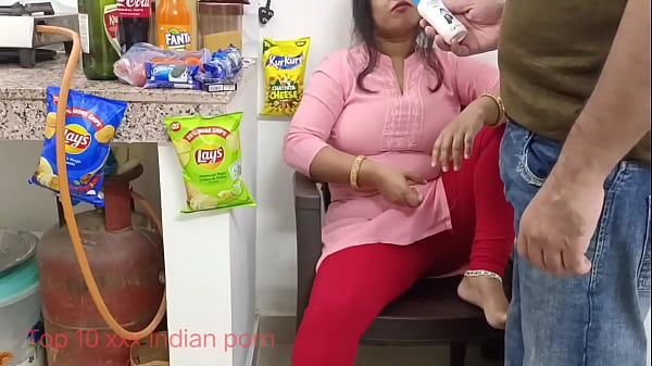 Ibu-ibu Miskin Di Toko Mumbai Digoda Ngutang, Malah Digebukin Kontol, Suara Hindi Bikin Makin Basah.