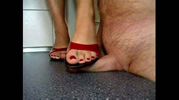Bikin Ngilu! Bhabhi India Seksi Injak-injak Kontol Si Devar Sambil Menggoda.