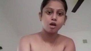 Cewek India Ngegesek Bantal Sampe Crot, Nikmatin Sensasi Basah Dan Panas Yang Bikin Makin Horny.