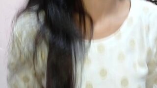 Cewek Punjabi Digocok Habis, Kontolnya Penuh Sampe Muncrat Di Memek Ibu Tiri