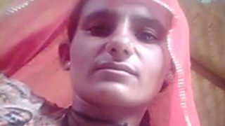 Rajasthani Aunty Lagi Nafsu, Minta Tempelin Kontol Ke Memek Basahnya.