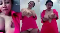 Tante Bunga Buka Bra, Remas-remas Tetek Sambil Mendesah Nafsu