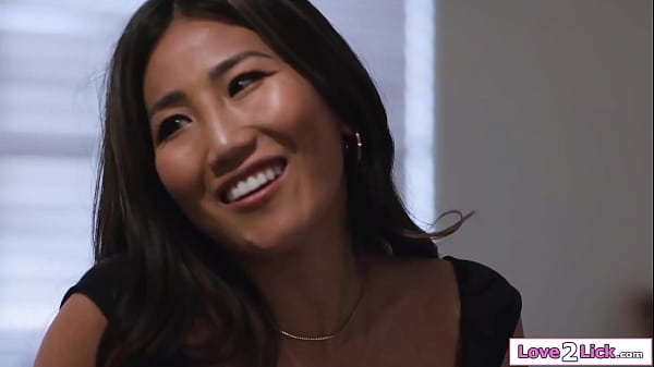 Mau Buat Kenangan Lesbian Terakhir Di Kamar Lamamu Yang Bikin Keluar Air?