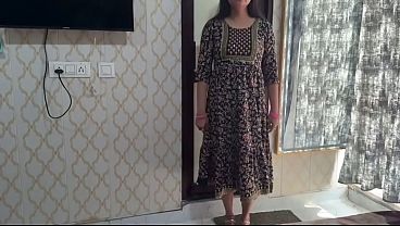 Desi Bhabhi Ko Randi Ki Tarah Zor Zor Se Chod Diya, Chikne Chikne Badan Ko Nanga Karke