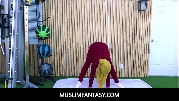 Pelatih Fitness Nggebangin Client Arab Eksotis Sampe Muncrat