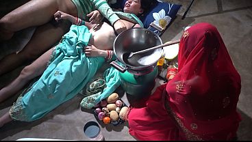 Ibu Tiri Lagi Masak Di Dapur, Langsung Digenjot Gaya India, Suara Desahan Dan Erangan Bikin Makin Panas.