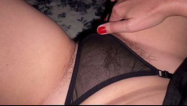 Tonton Ibu Nakal Ini Mainin Memek Bulu Lebatnya, Fpov Bikin Crot!