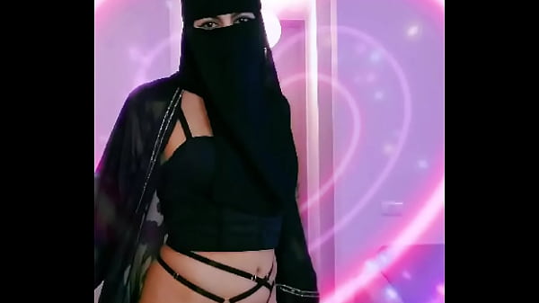 Mukena Ketat Ngejelasin Lekuk Tubuh, Jilbab Basah Nempel Di Leher, Bikin Ngiler Sambil Ngintipin Niqab Yang Tembus Pandang, Gaya Arab Bikin Crot Setiap Fyp!