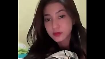 Cewek Indonesia Colok Memek Live Di Instagram, Ngentot Bareng Penonton