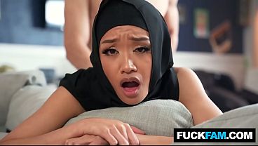 Jade Kimiko Dan Parker Ambrose: Hijabi Dibuka Ke Budaya Amerika Yang Liar Dan Penuh Gairah