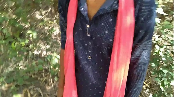 Desi Cewek Di Luar Ruangan Digenjot Sama Pacarnya, Gaya Doggy Style Bikin Makin Greget.