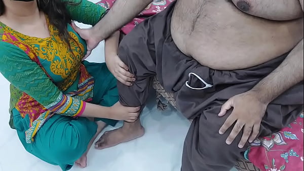 Cewek India Anak Tiri Lagi Pijat Kakiku Sambil Gue Pegang Payudaranya, Mulus Banget, Udah Panas, Audio Hindi Jelas Banget Bikin Mupeng.