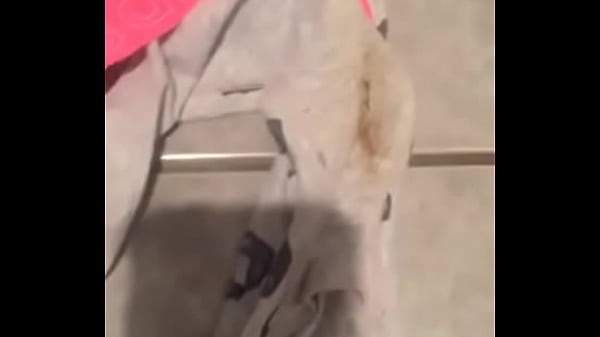 Ngemutin Desi Sampai Lemes, Kontol Basah Kena Peluh.