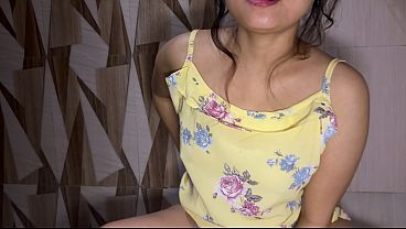 Daily Rutinitas Cewek India Montok Becek, Ngelap Memek Basah Kuyup Sambil Ngocok Pipis.