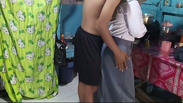Ngentot Adik Ipar Di Dapur, Pas Mau Berangkat Sekolah, Makin Nikmat Karena Buru-buru, Bikin Makin Greget