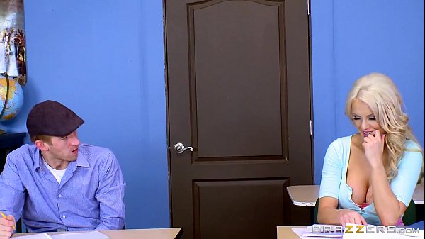 Brazzers – Kenzie Taylor – Toket Gede Di Sekolah, Bikin Molor Banget