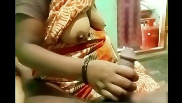 Masturbasi Seru Tante India Bikin Kontol Bocah Tegang