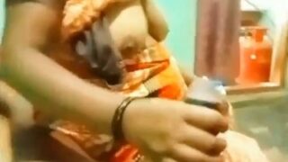 Ibu Tiri Di Film Bokep India Pamerin Tetek Gede Sambil Coliin Kontol.