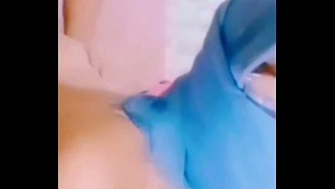 Buka Lebar-lebar Lubang Becek Pacarku Yang Menganga Minta Digedor.