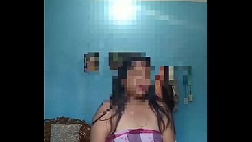 Tonton Video Panas Bokep India: Ibu Tiri Seksi Genit Goda Anak Tiri Dengan Gerakan Erotis.