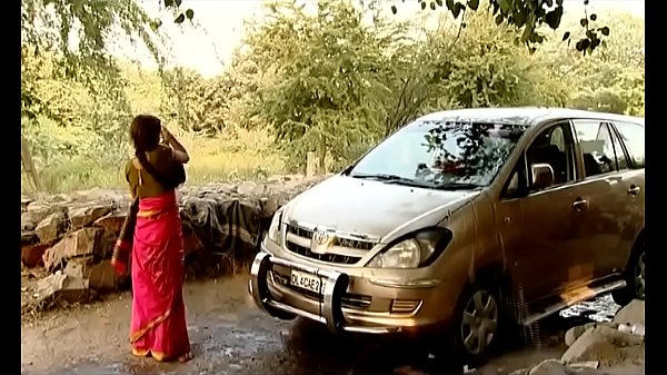 Bhabhi Desa India Lagi Cuci Mobil.. Adegan Panas Eksklusif Tanpa Sensor.. Dijamin Bikin Mupeng