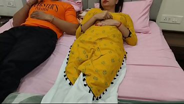 Desi Bhabhi Pertama Kali Di Kamar Mandi Digebukin Nafsu, Muncrat-crat Basah Kuyup.